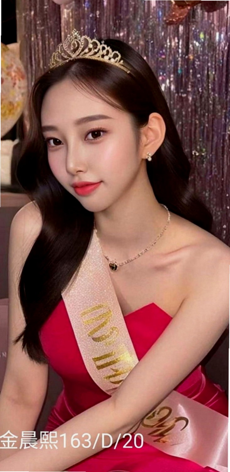 台南按摩外送：佳莉 |婚禮策劃助理|169cm|54kg|C罩杯|19歲|駕蠢共浴KIss舌吻  讓你愛不釋手 屁股很會搖喔